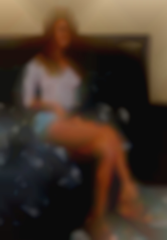 Horny housewives Oconomowoc