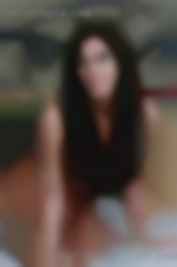 Milf cleaner nude come to the homes from Rumford.